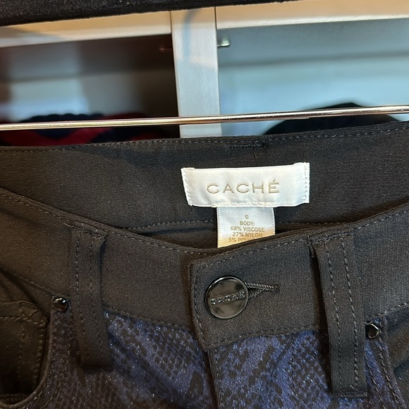 Cache black with blue metallic snake print pants size 0 - Picture 2 of 4